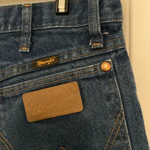 EUC | Vintage‎ Wrangler women’s denim shorts — 31” waist thumbnail 4