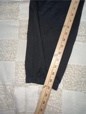 NWOT Vuori Boyfriend Cargo Sweatpant size Small‎ thumbnail 3