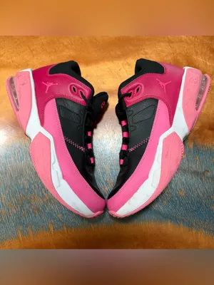Jordan Max Aura Athletic Sneakers Black Pink 23 thumbnail 2