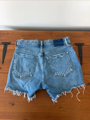 Abercrombie The 4” Mom Short High Rise thumbnail 2