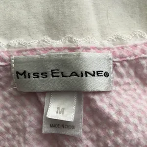 Pink Miss Elaine's nightgown pajamas dress white scallop diamond neckline trim floral embroidery #cottagecore #fairycore Measurement in pics thumbnail 3