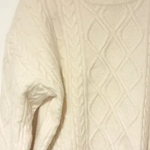 Aelfric‎ Eden Size XS Cream Crewneck Cable Knit Sweater thumbnail 2