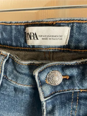 Zara Z1975 High-Rise Straight Leg Jeans Medium Wash Raw Hem – Size US 10 thumbnail 5