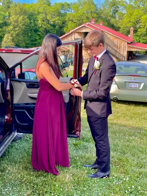 Maroon dress Purple Size M thumbnail 3