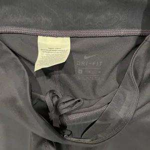 Nike Gray and pink Leggings Athletic Performance thumbnail 3