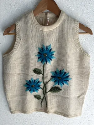 Vintage Evan Picone 100% Wool Floral Embroidered Sweater Vest Sz 36 Small thumbnail 1