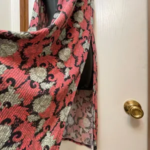 LulaRoe XS JOY sleeveless layering piece. thumbnail 3