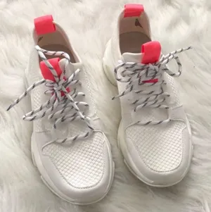 Steve Madden Running Shoes thumbnail 1