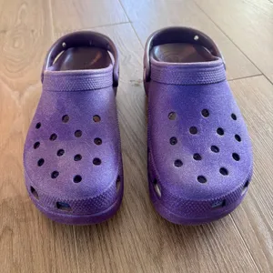 Crocs Classic Platform Clogs Sandals Purple Glitter Women Sz 10 thumbnail 3
