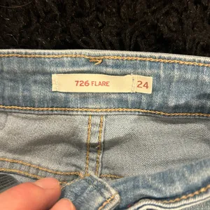 Signature by Levi Strauss Light Blue Flare Jeans thumbnail 4