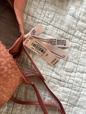 Victoria's Secret Full Coverage Push-Up Bra thumbnail 5