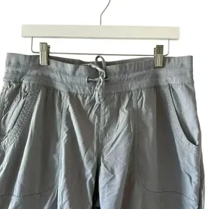The North Face Women’s Track Joggers Hiking Tie Waist Lightweight Gray Pants SZ thumbnail 2