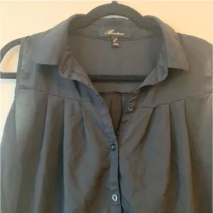Monteau Black Sleeveless Button Up Blouse Size Large thumbnail 2