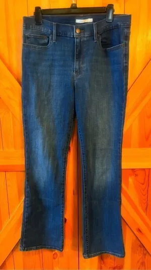 Levi's Slimming Boot Jeans Size 32 Womens Dark Wash Blue Denim (3412) thumbnail 1