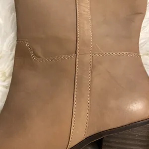 Lucky 🍀 Brand Knee Boots size 8M with heels 3” excellent condition BNWOT thumbnail 12