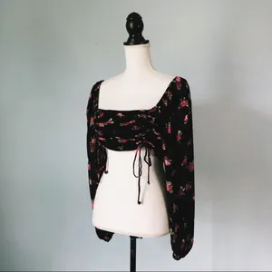 WILD FABLE | Black Y2K Floral Smocked Crop Top Sz L thumbnail 4