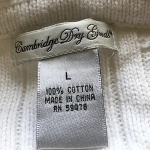 Pretty white hooded sweater Size L thumbnail 4