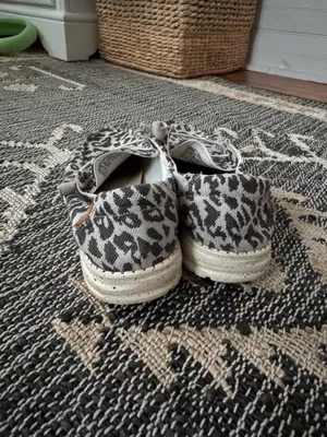 Hey Dude Women’s cheetah print size 9 thumbnail 2