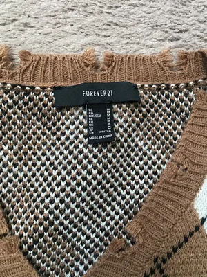 Forever 21 Brown & White Argyle V-Neck Cropped Sweater thumbnail 2