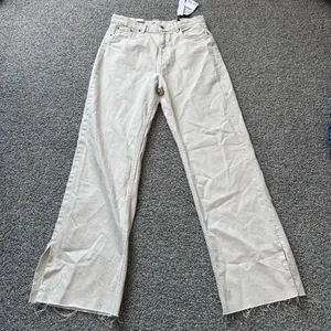 NWT Zara 90s Full Length Pants in Dusty Cream thumbnail 1