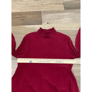 Grey & Gray Dress Size 10 Burgundy Mock Neck Smocked Keyhole Back Bell Sleeve thumbnail 5