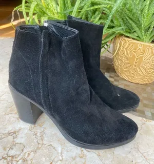 Dolce Vita Stunna black suede ankle boots size 9.5 thumbnail 1