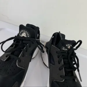 Nike Air Huarache Womens Black Sneakers Sz 8.5 thumbnail 10