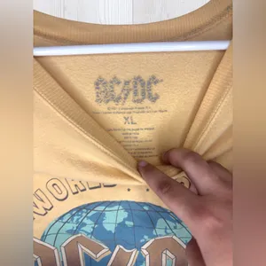 AC/DC Women’s Graphic 1979 Sweatshirt thumbnail 7