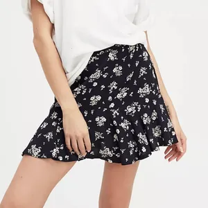 Free People Floral Ryanne Mini Skirt - Black Motif Size 0 NWT thumbnail 2