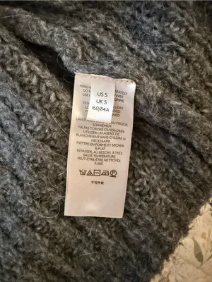 Urban Outfitters Dark Gray Cropped V-Neck Cable Knit Cardigan thumbnail 5