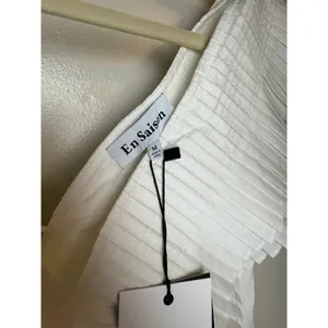 NWT En Saison Lorena Blouse in White Sz. M thumbnail 4