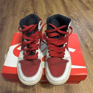 NIKE air jordan 1 retro carmine mid top shoes sneakers women’s 6 = 4.5Y thumbnail 5