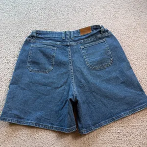 Vintage 90s Lee High Waisted Denim Shorts Elastic Waist Blue Medium Wash 30 thumbnail 2