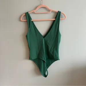 Aritzia Babaton green plunge contour bodysuit thumbnail 2