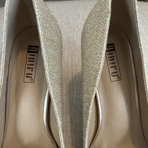 Classic Women's Gold Sparkle Heels Size 7 Block Heel Pointed Toe Evening Dressy thumbnail 12
