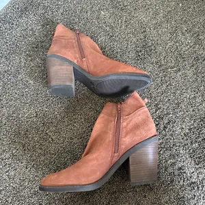 Lucky Brand Rust Brown Suede Tassel Ankle Boots thumbnail 3