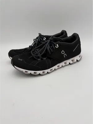 On Cloud Woman’s 7.5 Running Shoes - Excellent Condition-Running Or Casual thumbnail 3