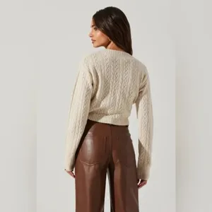 ASTR The Label Cream Cable Knit Twist Front Cropped Sweater Small NWT thumbnail 4