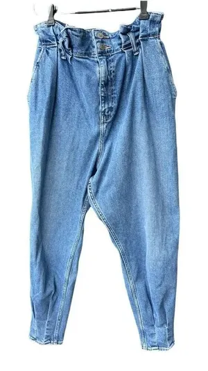 Hollister 11L W30 paper bag waist tapered leg pleated at ankle. thumbnail 1