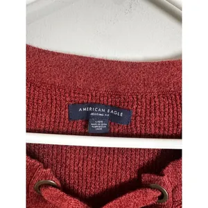 American Eagle‎ Lace Up V-Neck Waffle Knit Sweater Burgundy Red Jeggings Fit L thumbnail 3