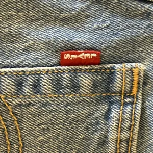 Levi's Premium Wedgie Straight Leg Jeans Womens‎ Blue Denim 26x27 Button Fly thumbnail 8