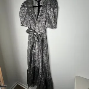 Hunter Bell Metallic Midi Dress Size 6 thumbnail 4
