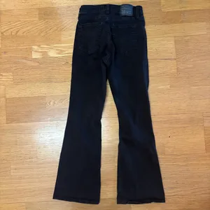 Levi’s Black 725 High Waisted Preppy Boho Coastal Cowgirl Western Flare Jeans 28 thumbnail 5