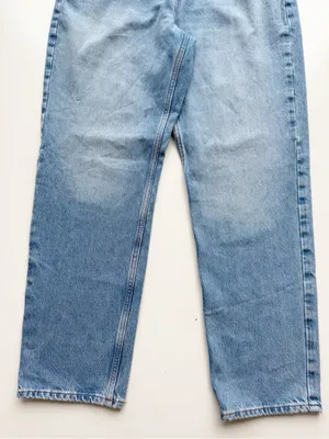 Zara High Waisted Relaxed Fit Jeans Size 6 thumbnail 3