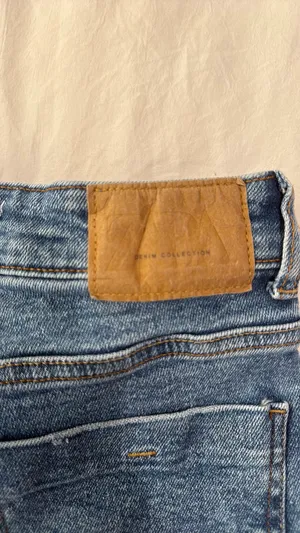 ZARA High-Rise Flare Jeans thumbnail 3