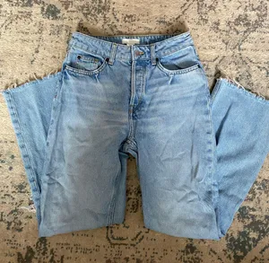 H&M Light Wash Jeans thumbnail 1