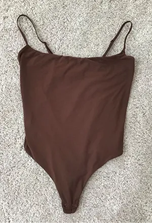 Skims Fits Everybody Cami (B4) Bodysuit Nwt Cocoa Size 3x thumbnail 1