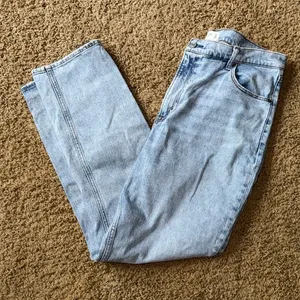 Women’s Abercrombie & Fitch 90’s Slim Straight Jeans Size 33/16 thumbnail 1