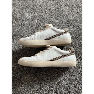 Emmer & Oat Boutique Womens Low Top Sneakers White Croc Leopard Stripe thumbnail 3