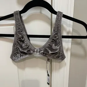 SKIMS Velvet Bra thumbnail 2